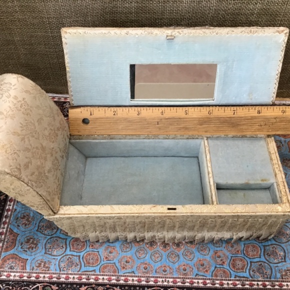 Vintage Small Jewelry Music Box - Picture 13 of 16